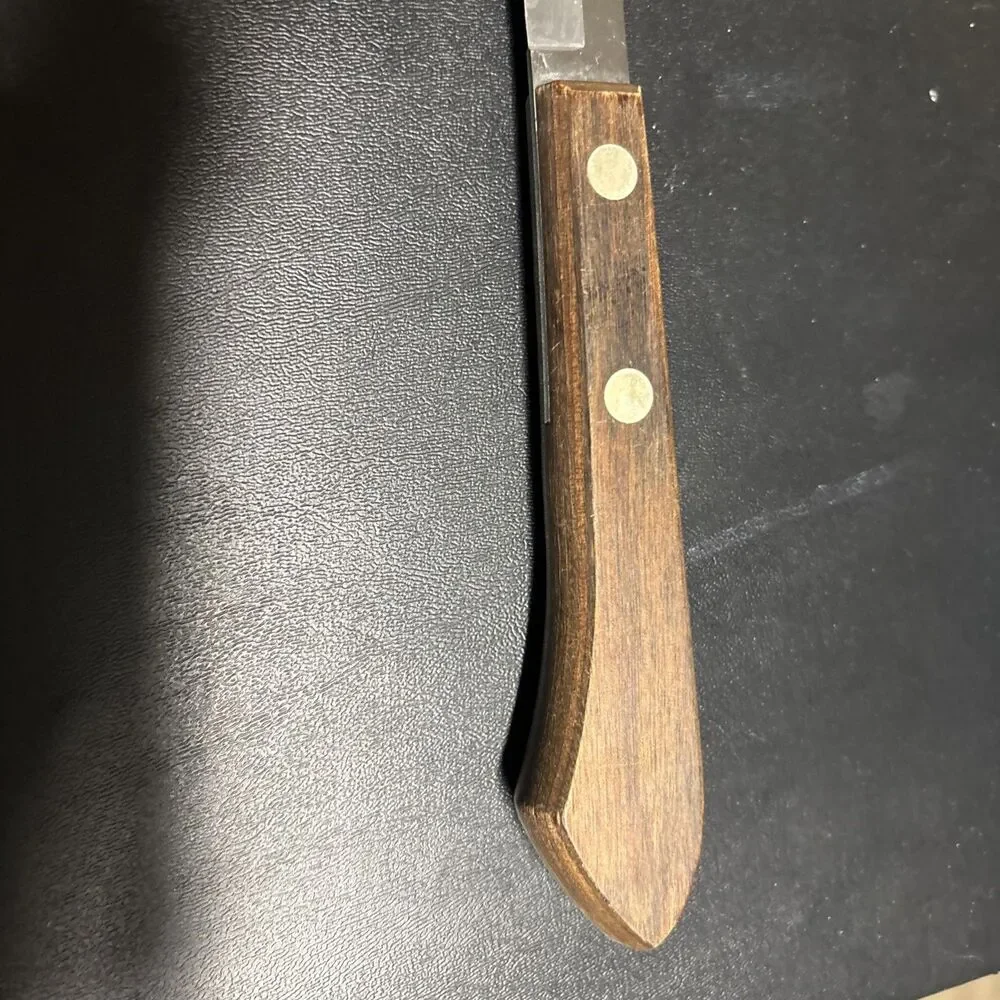 ONEIDA 135 Deluxe Stainless Serrated, Bread Knife, W/ Wood Handle, U.S.A.